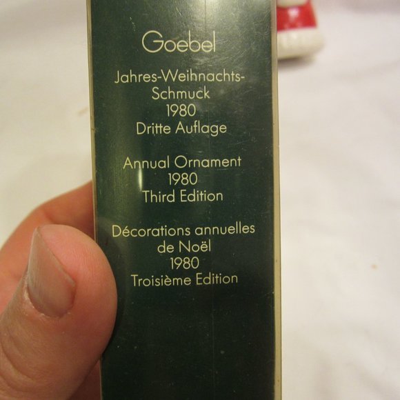 VTG 1980 GOEBEL ANNUAL ORNAMENT, MRS SANTA PORCELAIN ORNAMENT - Picture 3 of 6